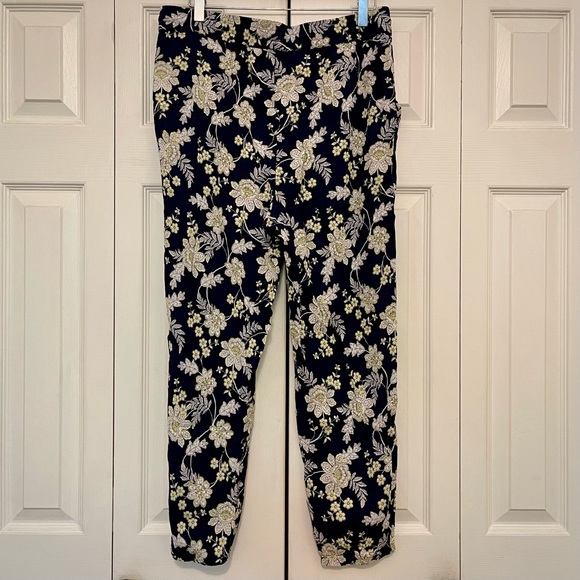 Boden Crinkle Tapered Trousers - Picture 5 of 7